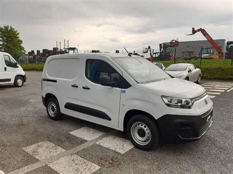 Véhicule utilitaire convoyé par Joss Convoyage